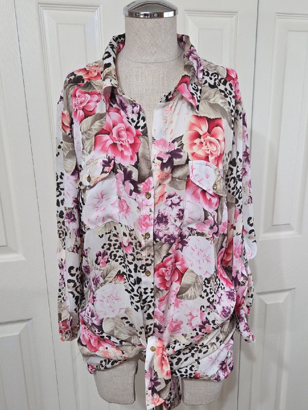 Dressbarn Floral Button-Front Tie Hem Blouse in Pink and Beige